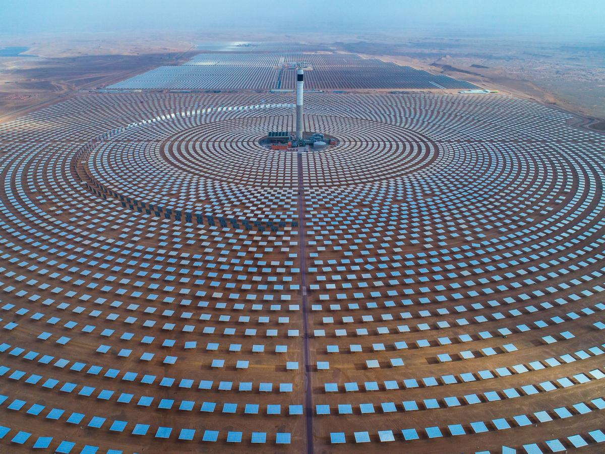 concentrated-solar-power-on-the-edge-of-the-saharan-desert