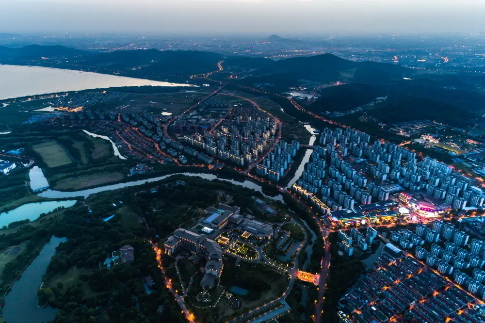 Smart cities: a far-fetched utopian dream or a promising vision for  the future?